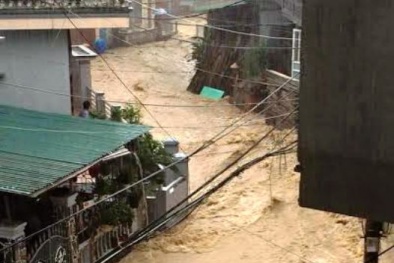 Mưa lớn kéo dài, nhiều khu vực của Quảng Ninh chìm trong ‘biển’ nước