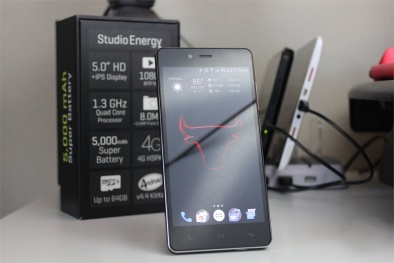 Chọn mua smartphone cấu hình mạnh, pin 'khủng', giá phải chăng