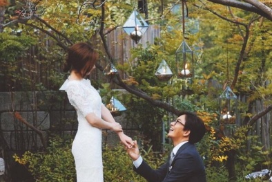 Tài tử Bae Yong Joon khoe ảnh tình cảm với vợ trước ngày hôn lễ 