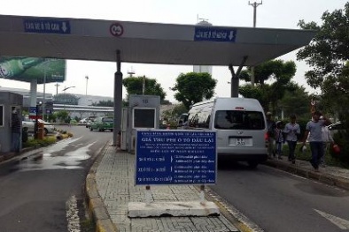 Choáng váng với giá giữ xe hơn nửa triệu đồng tại sân bay Tân Sơn Nhất