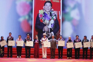 Vinh danh 15 tập thể, cá nhân xuất sắc trong chương trình 'Vinh quang Việt Nam'