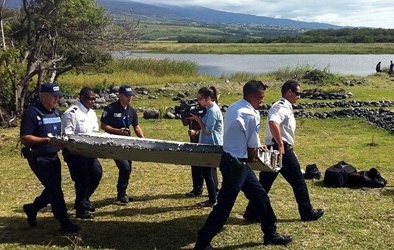 Phát hiện mảnh vỡ máy bay hành khách MH370?