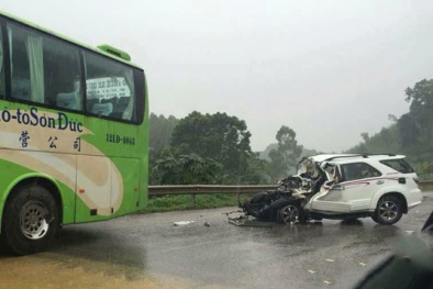 Hai xe ô tô đâm trực diện, 2 cán bộ công an tử vong tại chỗ