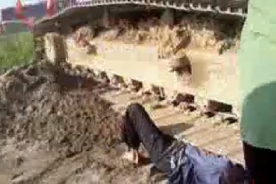 Vụ ‘máy xúc chèn người ở Hải Dương’: Một số tình tiết không giống nhau