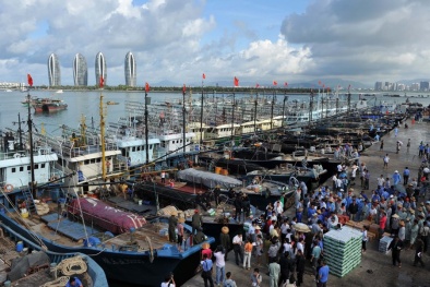 Hàng chục nghìn tàu cá Trung Quốc ồ ạt kéo ra Biển Đông