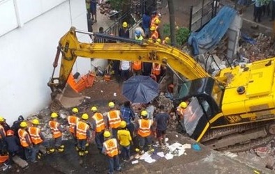 Ấn Độ: Sập chung cư 50 năm tuổi, 11 người chết thảm