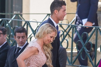 C.Ronaldo mua cả hòn đảo ở Hy Lạp làm quà cưới 'siêu cò' Mendes