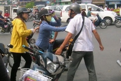 'Săn tình' qua radio, gã trai lừa hàng loạt thiếu nữ