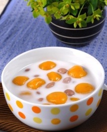 Cách nấu chè bí đỏ đậu phộng ngọt bùi, tốt cho mắt