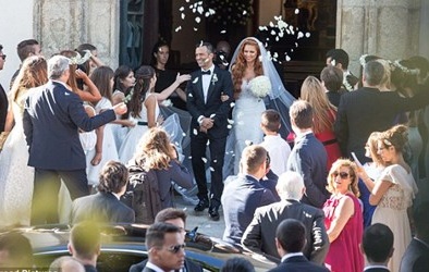 Siêu cò Mendes bị 'ném đá' vì đám cưới siêu sang