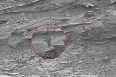 Phát hiện người ngoài hành tinh với bộ ngực lớn, mái tóc dài trên sao Hỏa
