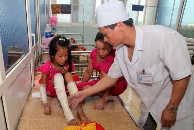 Thanh Hóa: Hàng chục trẻ em bị bỏng xăng nặng vì sự cố trại hè