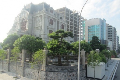 Choáng với dinh thự 4 mặt tiền 'có 1 không 2' của đại gia Hà Nam 