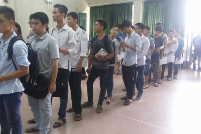 Được nộp hồ sơ ở quê nhưng nhiều thí sinh vẫn lên phố