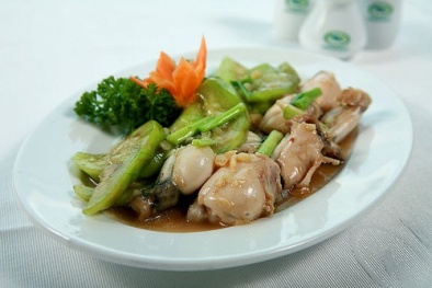 Ếch xào mướp hương bổ dưỡng cho bữa cơm chiều