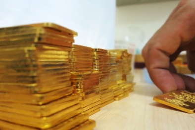 Giá vàng hôm nay 11/8/2015 phá vỡ ngưỡng 1.100 USD