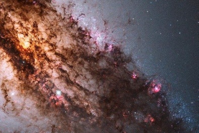 Lỗ đen kiểm soát sự hình thành các ngôi sao 