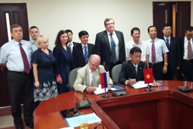 Việt Nam, Nga ký kết thỏa thuận xây dựng nhà máy điện hạt nhân