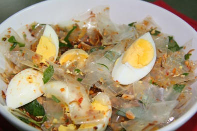 Hướng dẫn làm món bánh tráng trộn ngon như ngoài hàng