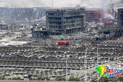 Nổ kho hóa chất tại Trung Quốc: Sau 15 tiếng lửa vẫn cháy, mùi axit bốc lên nồng nặc