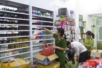 Bắt giữ hơn 1000 sản phẩm làm đẹp cho phụ nữ trôi nổi trên thị trường