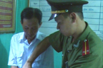 Bắt đối tượng 72 tuổi, thường xuyên xúc phạm, vu khống các đồng chí lãnh đạo Trung ương