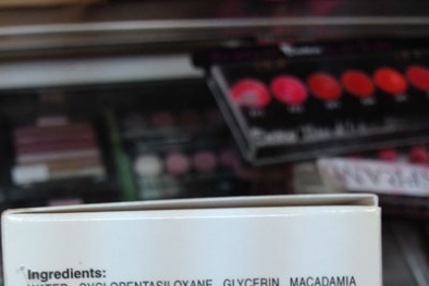 Mỹ phẩm nghi gây ung thư vẫn ngập thị trường