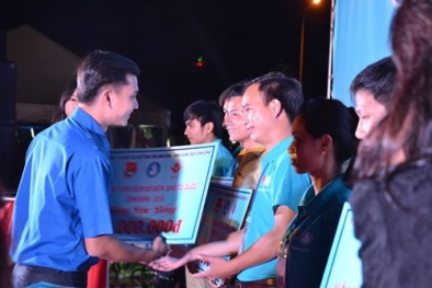 Đọc báo hôm nay: Những tin tức mới cập nhật ngày 15/8/2015