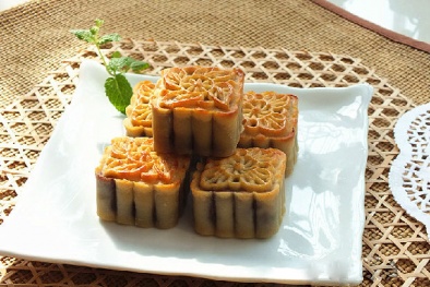 Cách làm bánh trung thu nhân đậu đỏ thơm mát, bổ dưỡng