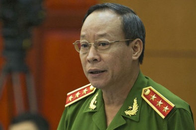 ‘Cùm chân không vi phạm lắm đến quyền con người’