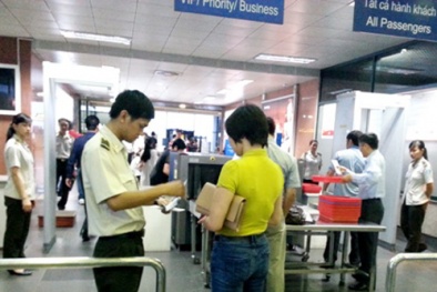 Nữ hành khách làm giả giấy tờ tùy thân đi máy bay từ Hà Nội vào Đà Nẵng