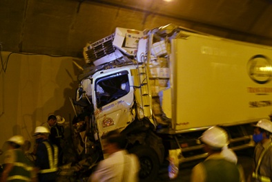 Tai nạn hầm Hải Vân: Nỗ lực thần kỳ cứu sống tài xế bị vỡ tim