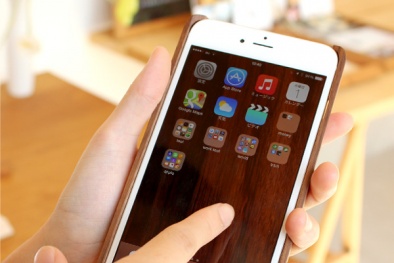 Nguy cơ mắc bệnh về tay do sử dụng điện thoại quá khổ