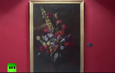 Làm rách bức tranh trị giá hàng chục tỷ vì...trượt chân