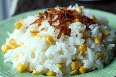 Cách nấu xôi ngô nước cốt dừa dẻo thơm cực dễ