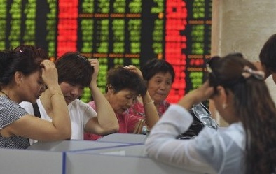 Chứng khoán 'vỡ trận', nhà đầu tư nhảy lầu tự tử