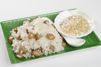 Hướng dẫn cách nấu xôi lạc bằng nồi cơm điện cực đơn giản