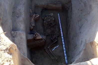 Khai quật ngôi mộ của vị vua cổ đại chứa đầy ngựa và vàng bạc