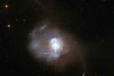 Phát hiện cặp lỗ đen siêu khổng lồ bí ẩn ngoài vũ trụ