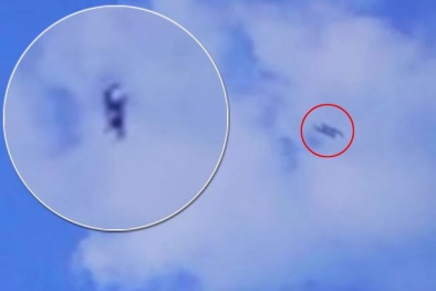  Phát hiện UFO hình bò sát 'lượn lờ' trên bầu trời Nga