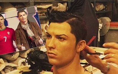 Ronaldo chi 20.000 bảng dựng tượng sáp tại tư dinh