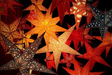 Tự làm đèn ông sao bằng giấy đơn giản mà đẹp mắt