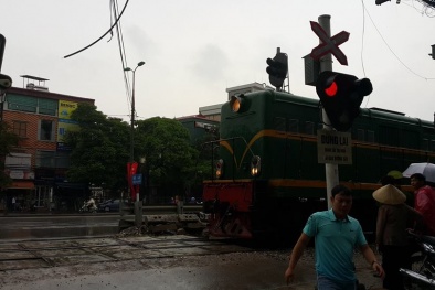 Thiếu quan sát khi qua đường sắt, một người đàn ông tử vong tại chỗ