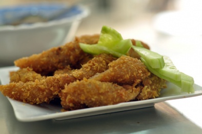 Tự làm nem chua rán nóng hổi cực đơn giản