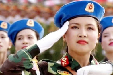 Vì sao nữ quân y trẻ đẹp tham gia diễu binh được mang quân hàm Trung tá? 
