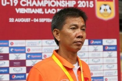 HLV Hoàng Anh Tuấn nói gì sau trận thua đậm của U19 Việt Nam?