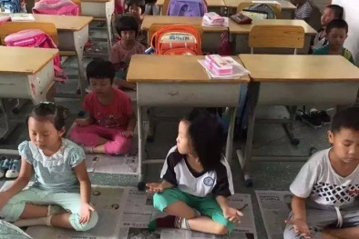 Trường tiểu học Trung Quốc bắt học sinh ngồi thiền thay giờ ngủ trưa