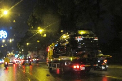 Xe cứu hộ biến tướng thành 'xe vua'