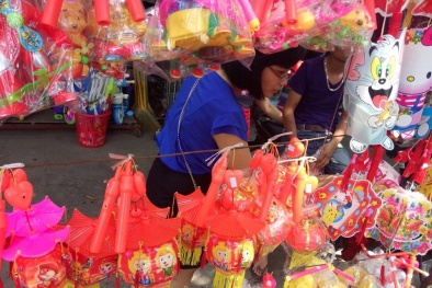 Đồ chơi trung thu: Cả phố đồ chơi không kiếm nổi một chiếc đèn ông sao 