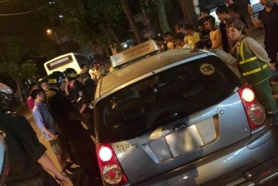 Cảnh sát và người dân truy bắt taxi 'điên' như trong phim